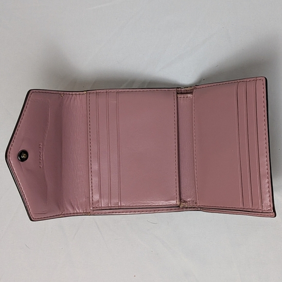 Coach Trifold Wallet Western Heart Print Small Beige Valentine Snap Closure - Picture 10 of 16